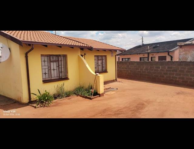 2 BEDROOM HOUSE FOR SALE IN TEMBISA EXT 7